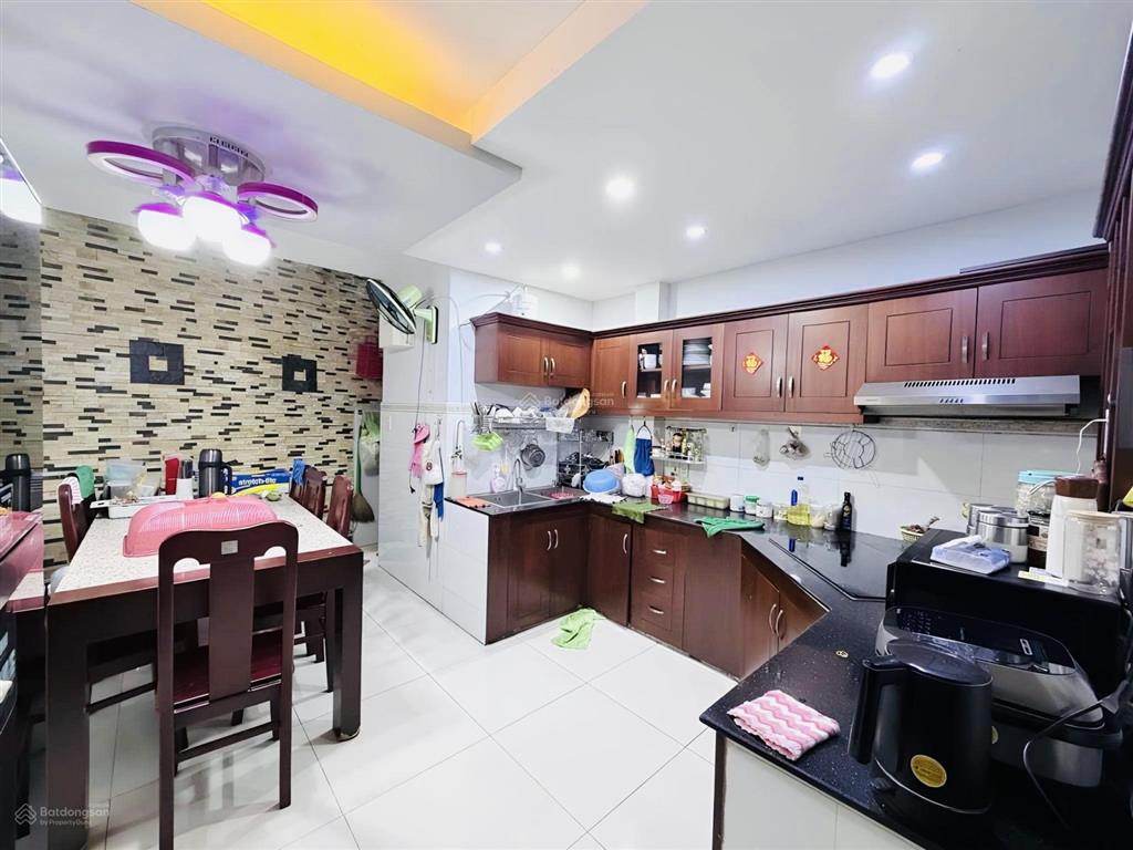 [đỗ nhuận  tân phú]  70m2 (4x17.5)  4pn, 4wc  mặt tiền 9m kinh doanh  chỉ 9 tỏi 5 tl