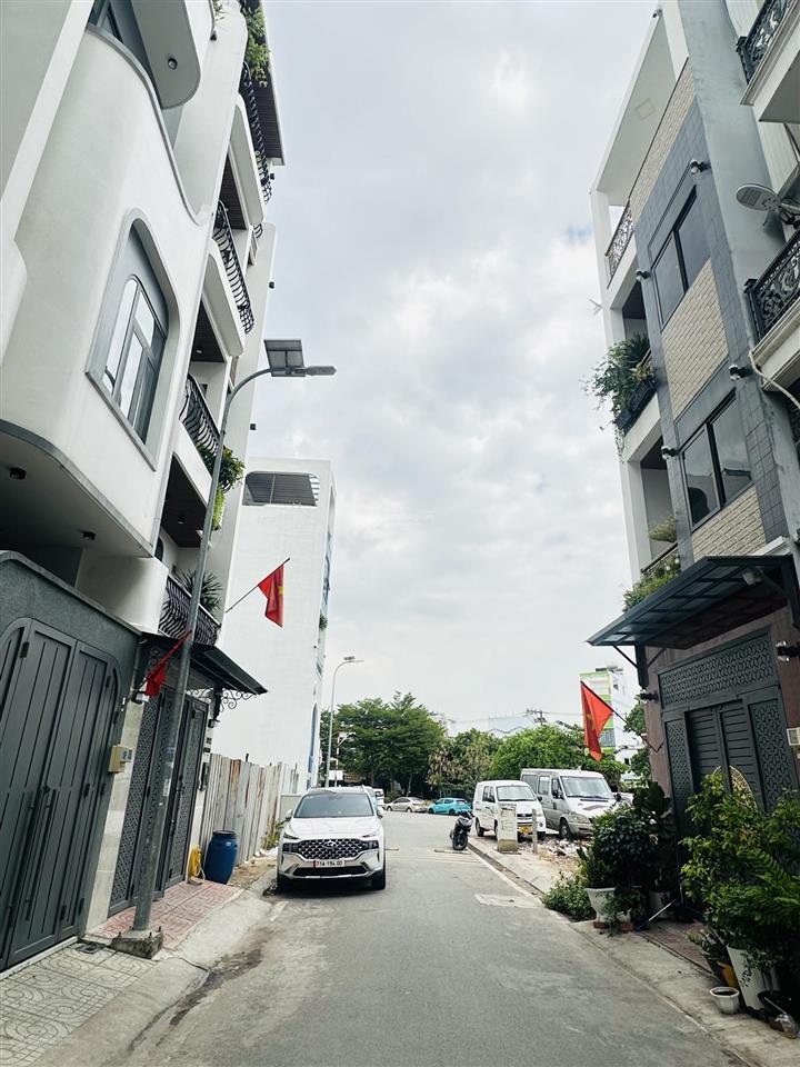 [bhh  bình tân]  56m2 (4x14)  5pn, 6wc hẻm 6m xe hơi, chỉ 8 tỏi 4 tl
