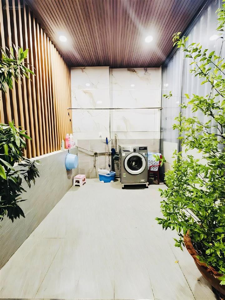 Bhha  bình tân tktq 97m2 (5x20m)  4pn, 4wc  hẻm xe hơi  chỉ 9 tỷ 1 tl