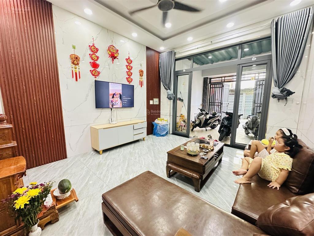 Btđ  bình tân, hương lộ 2, 78m2, nhà 4 tầng  hẻm 6m xe hơi ngủ nhà  chỉ 8 tỷ 5 tl
