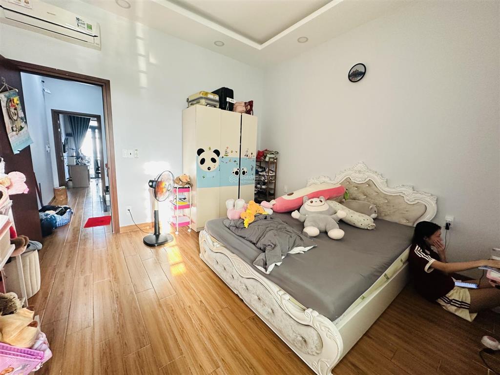 Btđ  bình tân, hương lộ 2, 78m2, nhà 4 tầng  hẻm 6m xe hơi ngủ nhà  chỉ 8 tỷ 5 tl