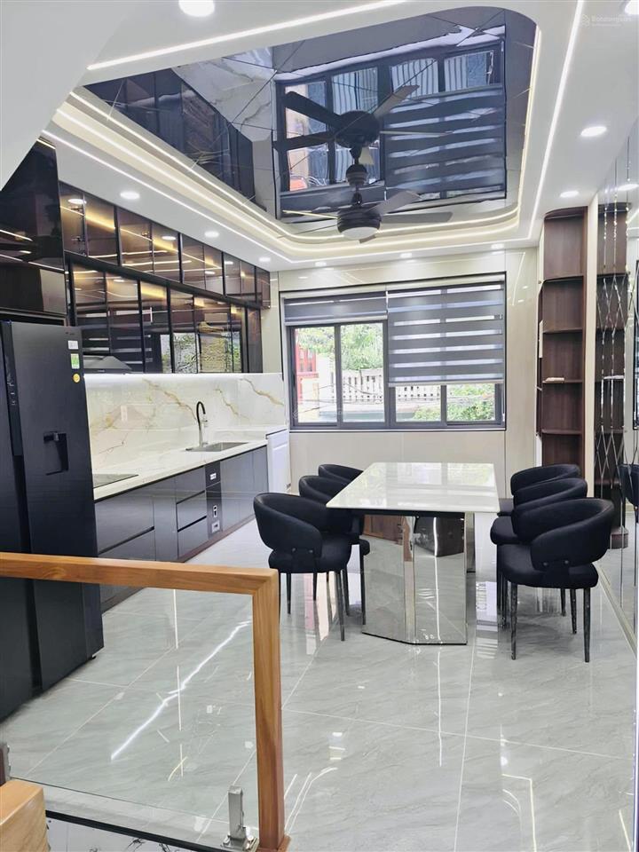 [bhh  bình tân] 70m2 5 tầng btct xe hơi ngủ nhà  chỉ 8 tỏi 1 tl
