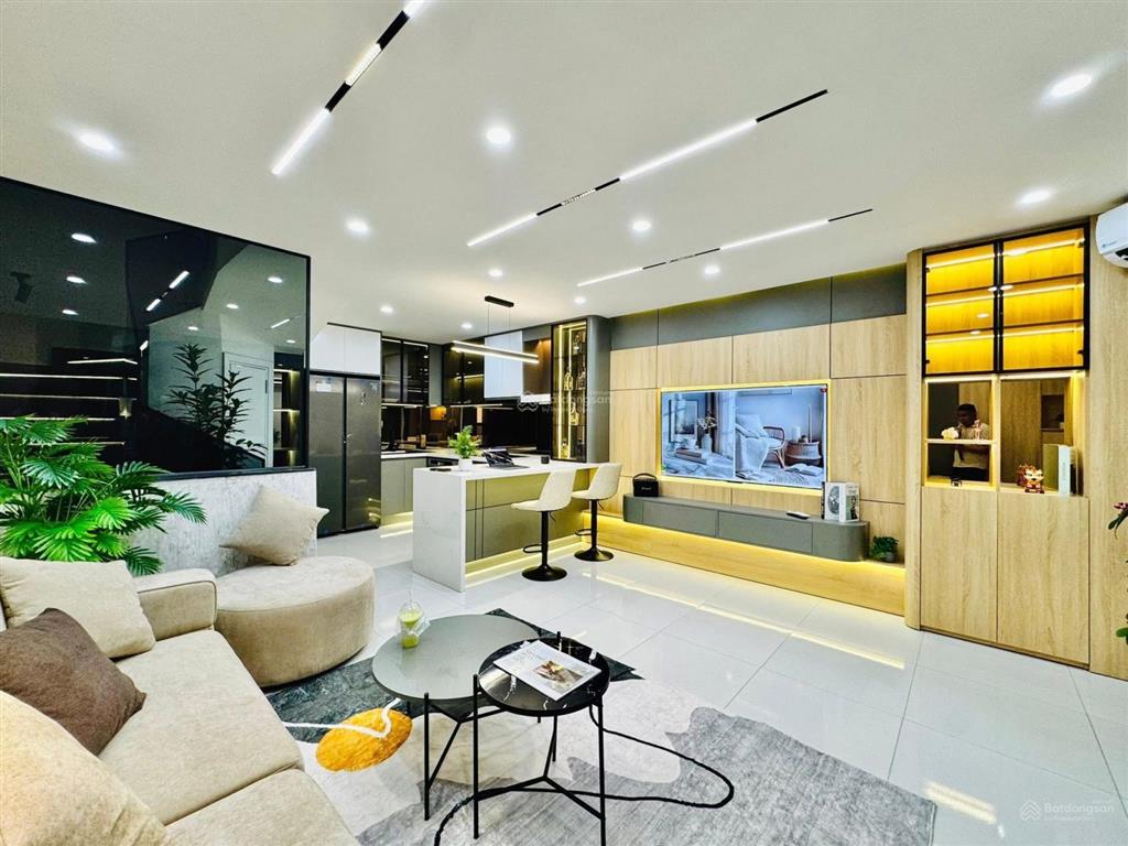 Hàng hiếm! sát siêu thị emart phạm văn đồng "4.5x18m" hẻm 12m xe hơi tránh 4 tầng chỉ 12.5 tỷ