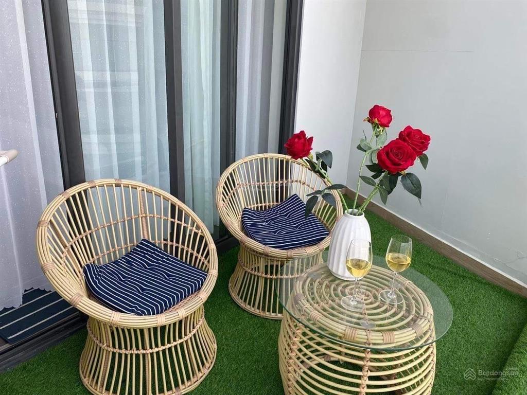 Cắt lỗ nhẹ 2 căn studio đập thông tổng 80m2 hướng đông nam full nội thất giá chỉ hơn 5 tỷ!