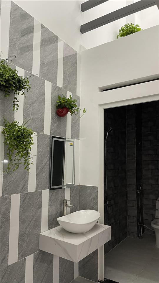 Gần lê thúc hoạch 58m2( 5,3 x 11) 4 tầng 4pn chỉ nhỉnh 6 tỷ hxh thông khu đồng bộ an ninh