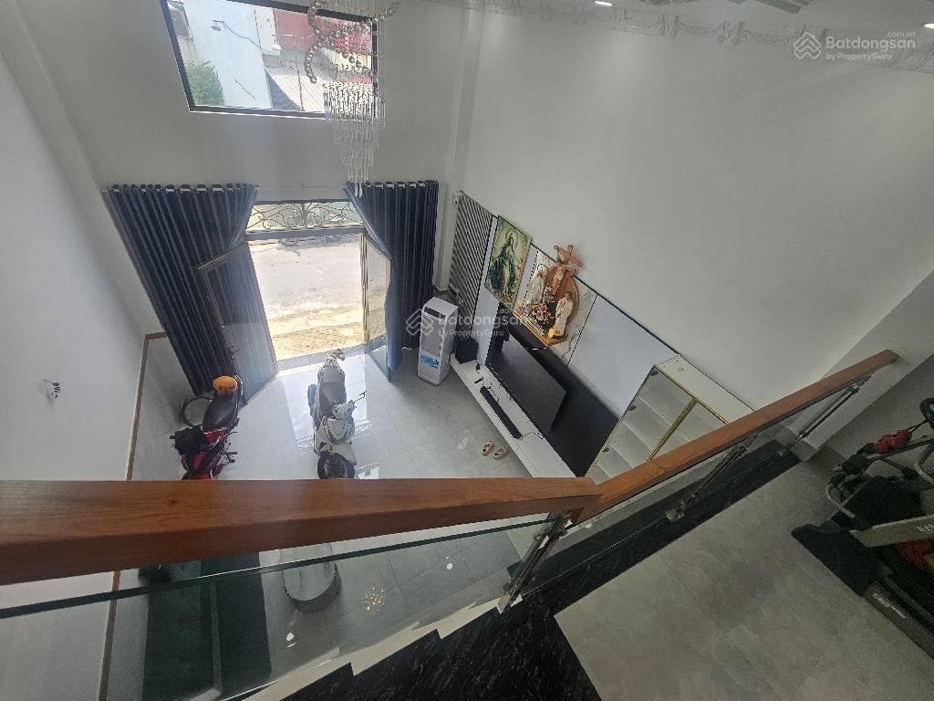 Chủ gấp bán 3 tầng 70m2 chỉ nhỉnh 5 tỷ đường nhựa 8m  khu phân lô gần trường tiểu học