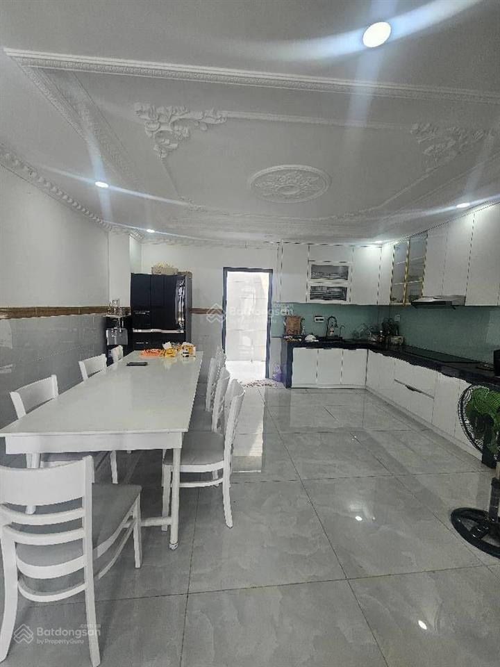 Chủ gấp bán 3 tầng 70m2 chỉ nhỉnh 5 tỷ đường nhựa 8m  khu phân lô gần trường tiểu học