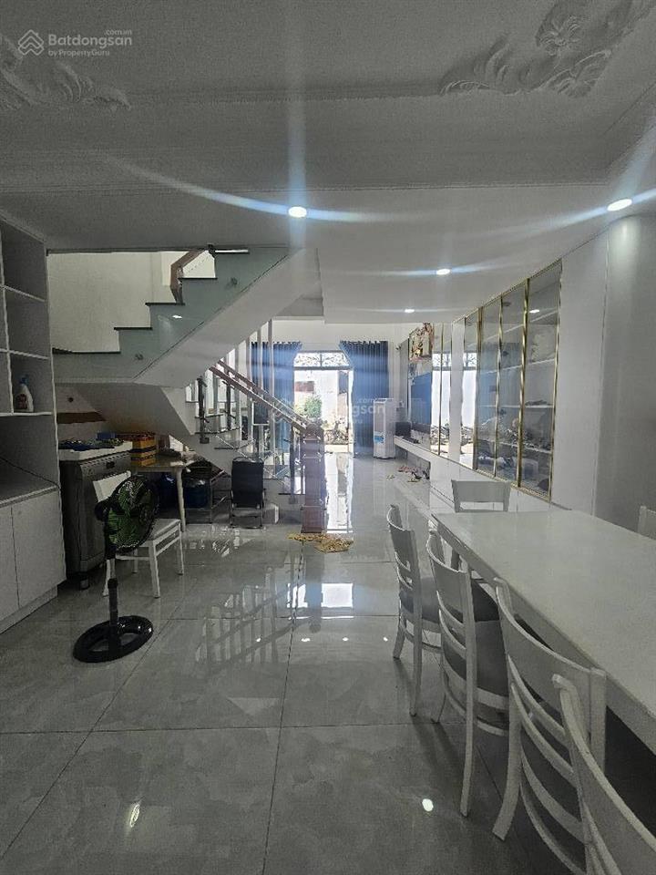 Chủ gấp bán 3 tầng 70m2 chỉ nhỉnh 5 tỷ đường nhựa 8m  khu phân lô gần trường tiểu học
