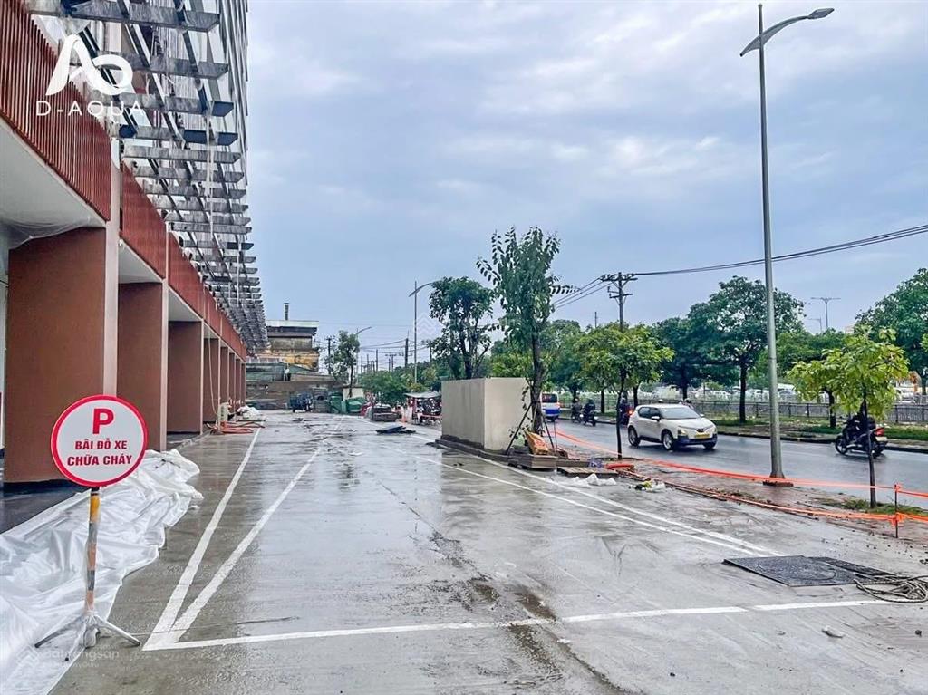 Bán gấp căn góc daqua view bến bình đông, 3,65 tỷ, 54m2, 2pn, 1wc