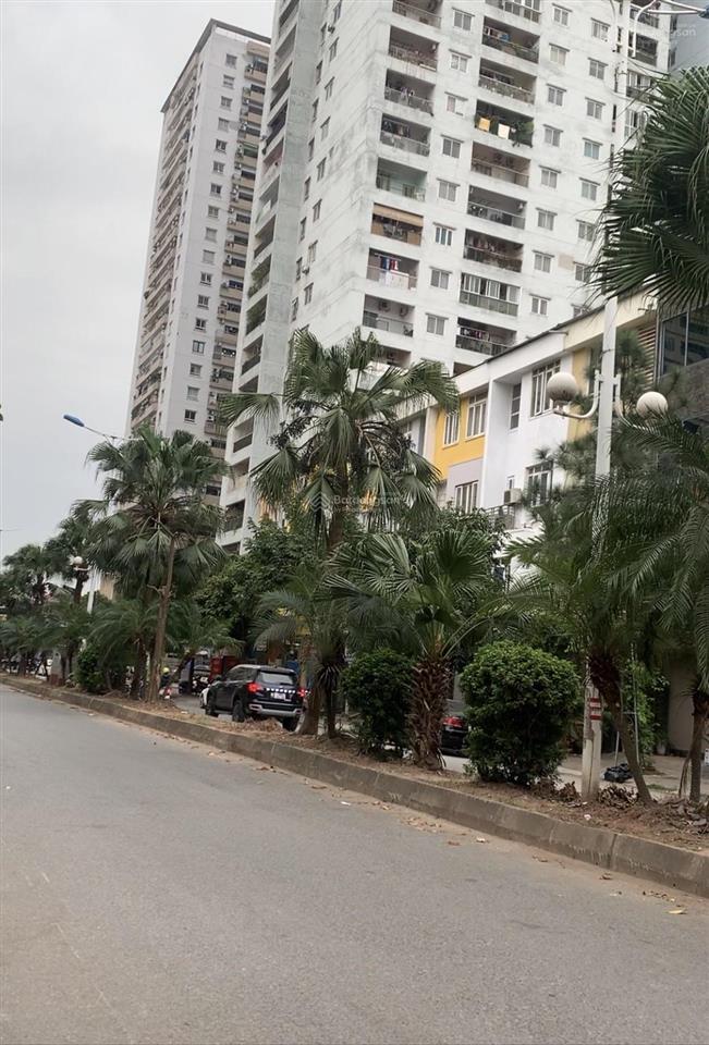 Chính chủ bán nhà liền kề cây quýt văn khê 50, khu phân lô vỉa hè, phù hợp ở và kết hợp kdoanh.