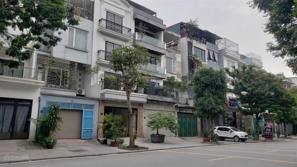 Bán liền kề tt3 văn phú, nhà 5 tầng trên trục đường lớn 24m, nhà không lỗi lầm