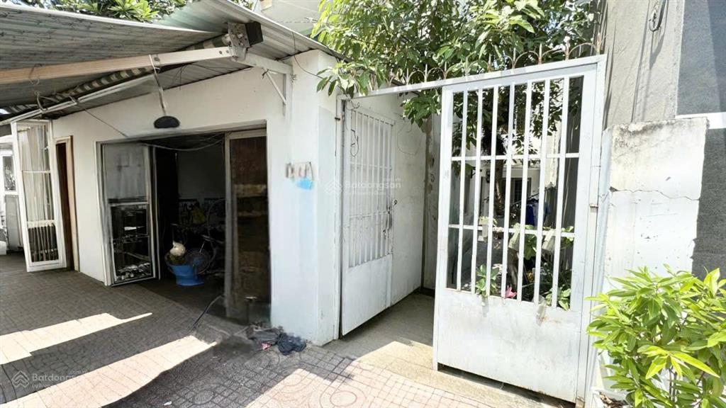 Bán nhà mặt tiền phú định, phường q16,quận 8 6,8x15m sổ riêng tầm 60tr/m2 kinh doanh tốt