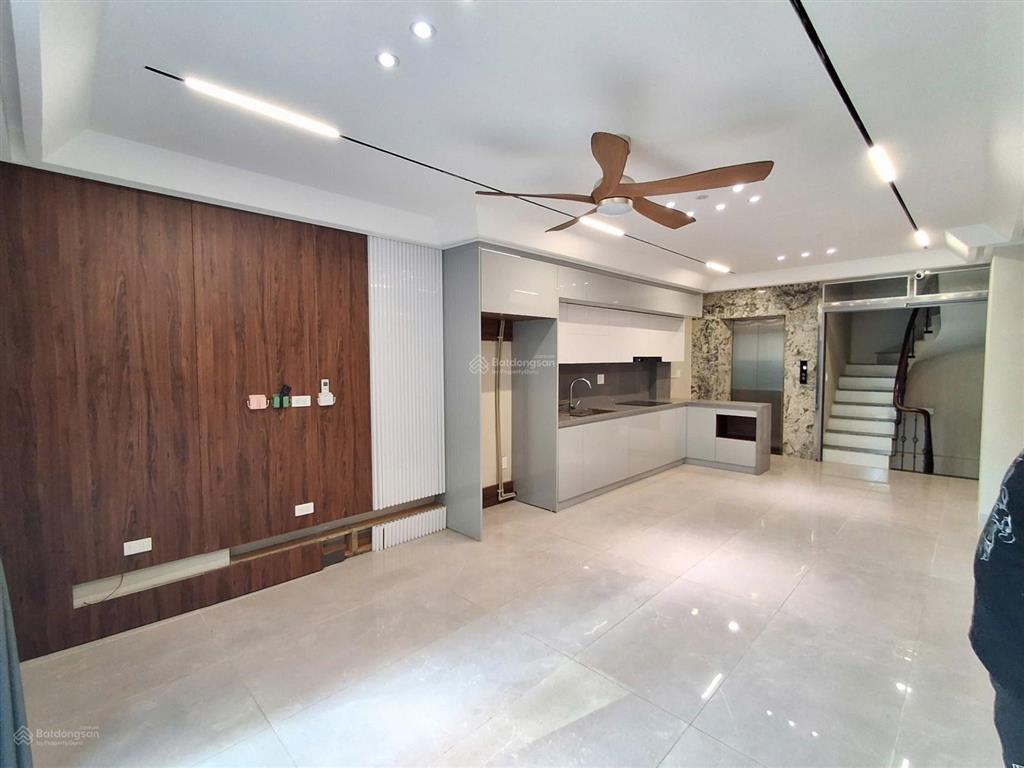 Gộp bankcực rẻ, giảm 2 tỷ nhà hồng tiến, bồ đề. gara, thang máy, full đồ. 48x4.3m. chỉ 13.5 tỷ.