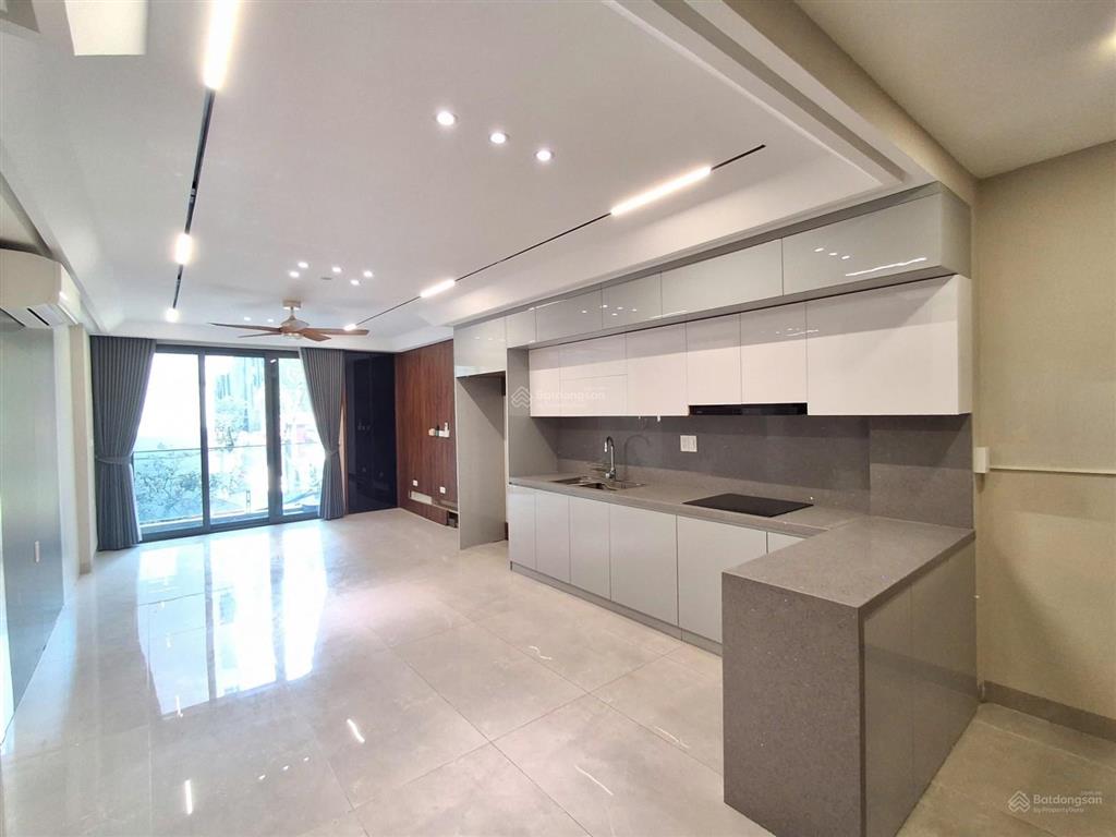 Gộp bankcực rẻ, giảm 2 tỷ nhà hồng tiến, bồ đề. gara, thang máy, full đồ. 48x4.3m. chỉ 13.5 tỷ.