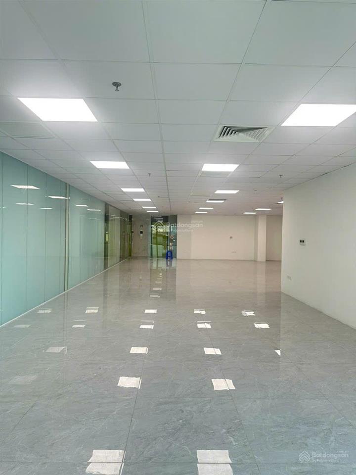Chính chủ cho thuê văn phòng dt 150m² tại nguyễn chánh  trần duy hưng, cầu giấy