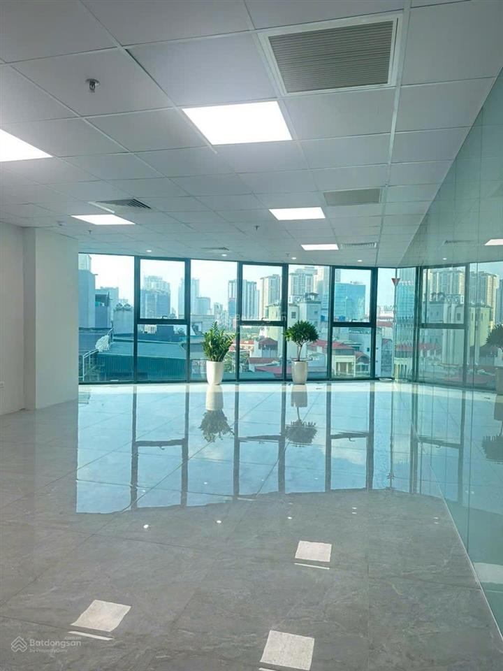 Chính chủ cho thuê văn phòng dt 150m² tại nguyễn chánh  trần duy hưng, cầu giấy