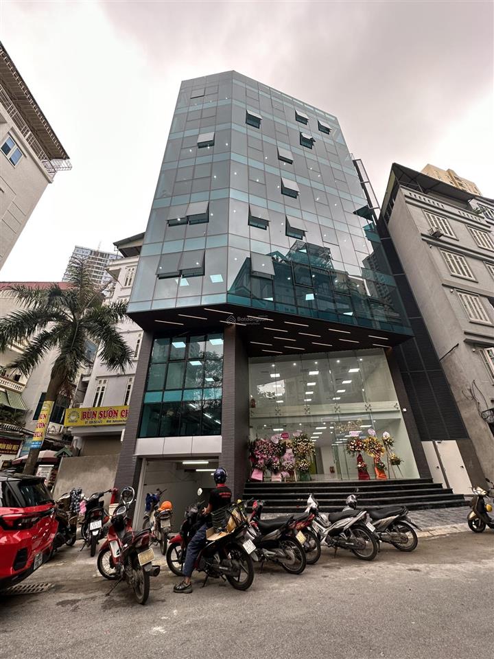 Chính chủ cho thuê văn phòng dt 150m² tại nguyễn chánh  trần duy hưng, cầu giấy