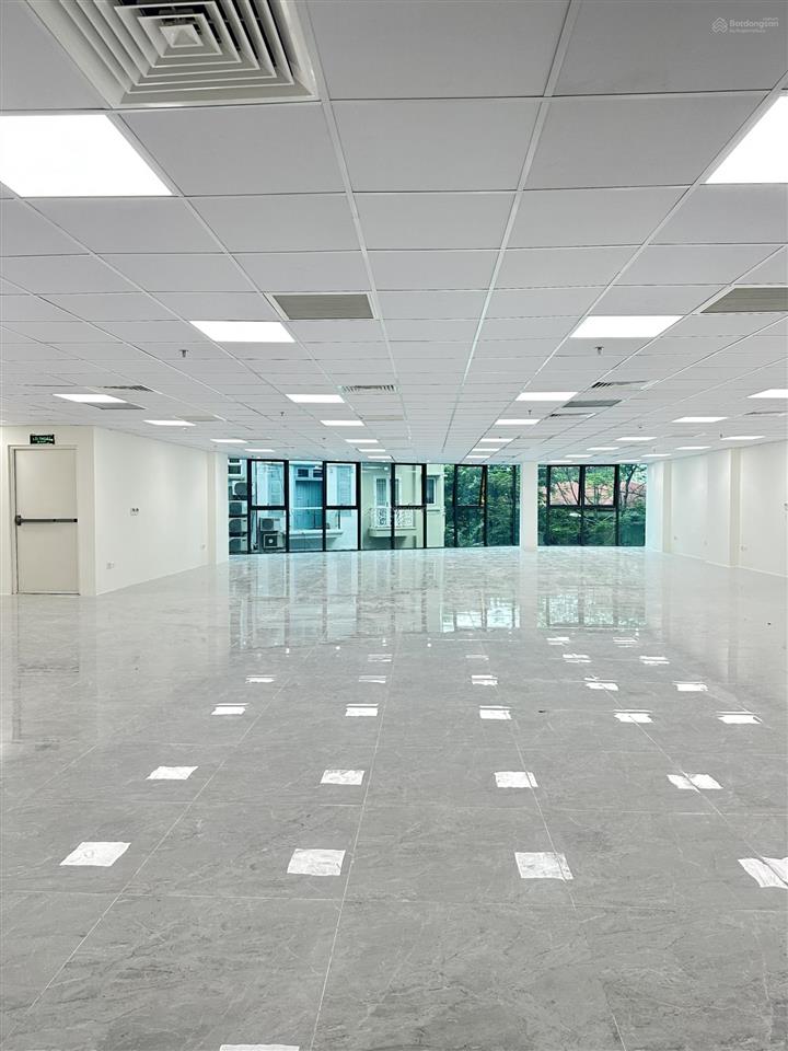 Cho thuê văn phòng 275m², 48 nguyễn chánh  trần duy hưng