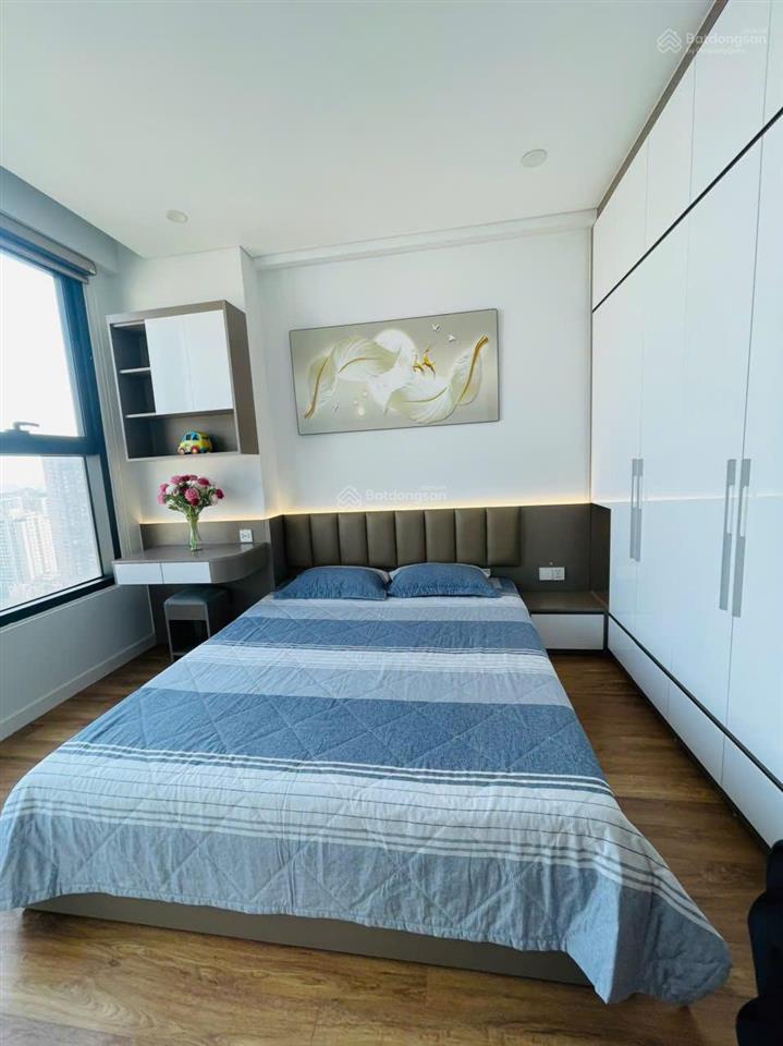 Bán gấp 3 ngủ căn góc the legend, hướng đông bắcđông nam, dt 90m2 tầng cao, full nội thất sẵn sổ