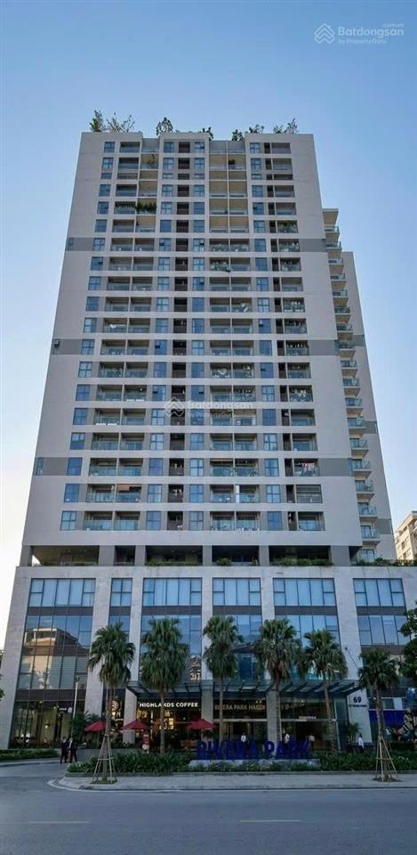 Bán 3 ngủ tại tòa b cc rivera park  tầng cao diện tích 105m2 hướng đông nam, sẵn sổ, có slot ô tô