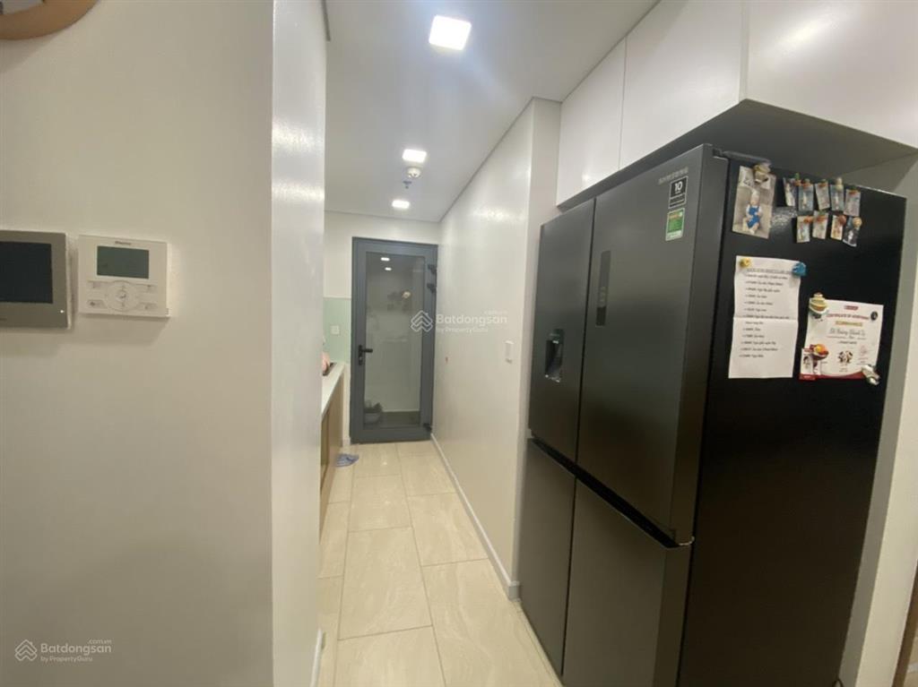 Bán căn hộ 2 ngủ  2wc, diện tích 71m2 hướng đông nam, full nội thất giá 8.1 tỷ