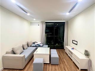 Bán căn góc 2 ngủ  hướng harmony tầng cao view thoáng full nội thất sẵn sổ có slot ô tô