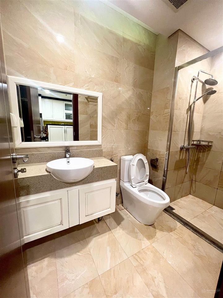 Bán căn góc 2 ngủ  hướng harmony tầng cao view thoáng full nội thất sẵn sổ có slot ô tô