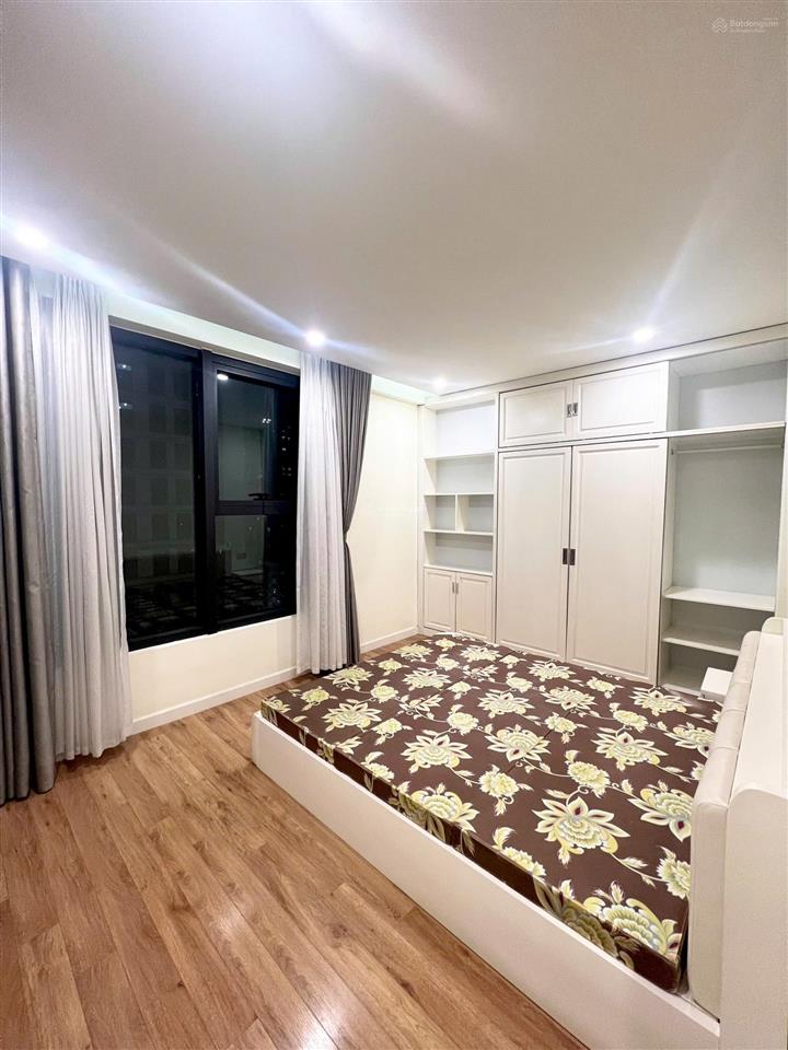 Bán căn góc 2 ngủ  hướng harmony tầng cao view thoáng full nội thất sẵn sổ có slot ô tô