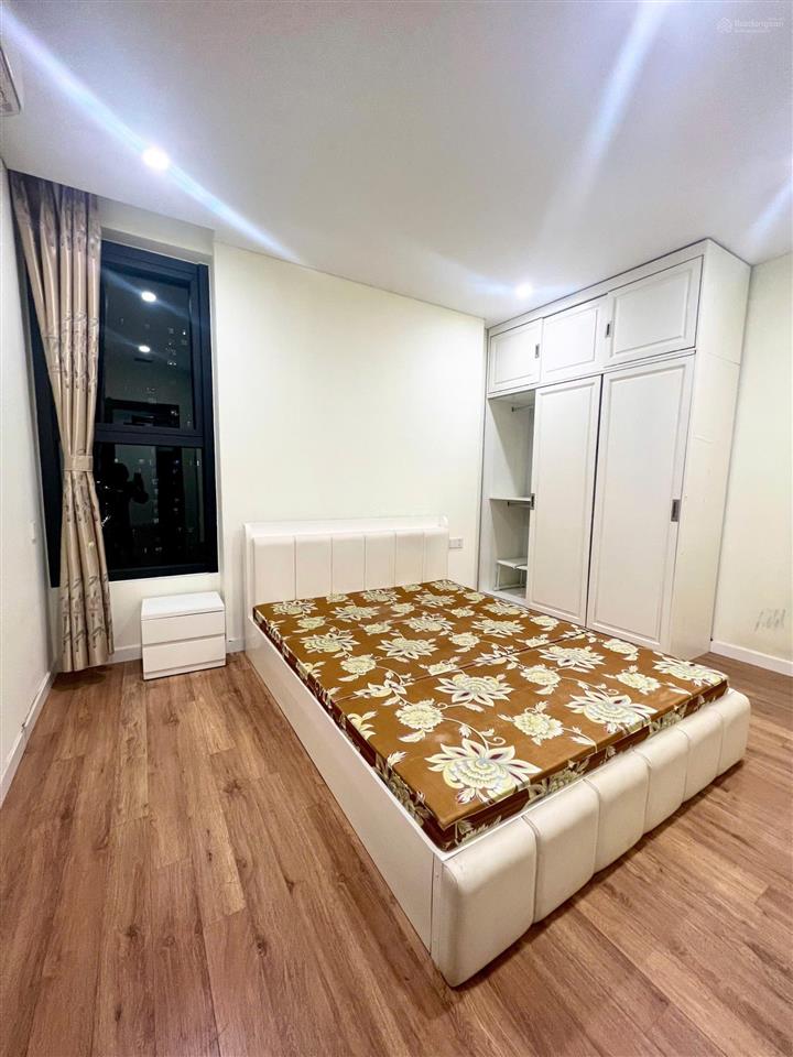 Bán căn góc 2 ngủ  hướng harmony tầng cao view thoáng full nội thất sẵn sổ có slot ô tô