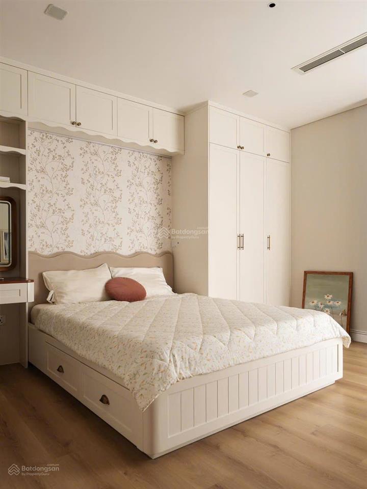 Bán gấp căn hộ cao cấp rivera park dt 72m2  full nội thất sổ sẵn