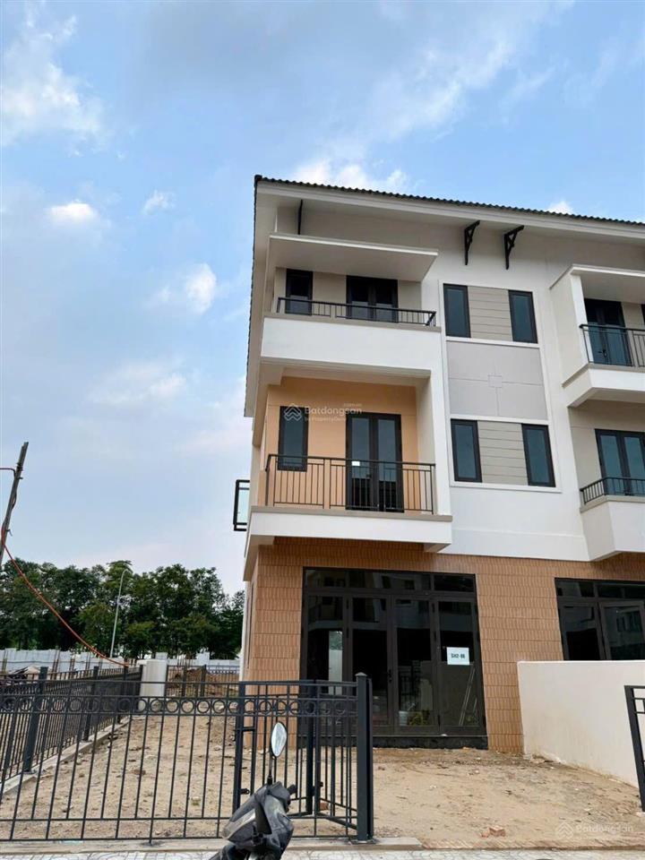 Shophouse 100m2 centa riverside mặt tiền 6m, đường 15,2m, vị trí đẹp tại vsip bắc ninh