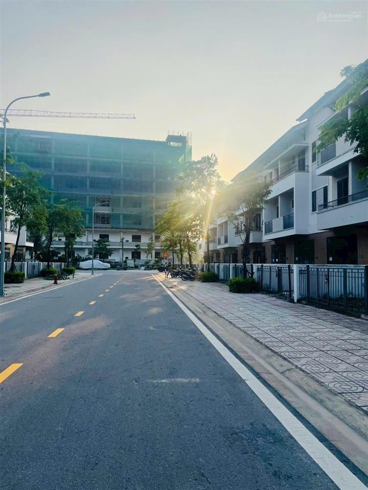 Bán shophouse 100m centa riverside vị trí đẹp, kinh doanh tốt .