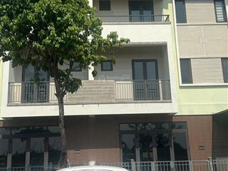 Cho thuê shophouse 100120m tại centa vsip từ sơn giá 1620 triệu/tháng