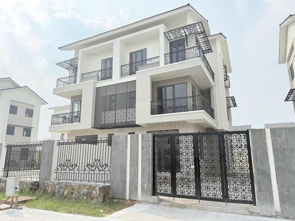 Biệt thự song lập centa riverside 225m view sông vị trí đẹp, không gian sống đẳng cấp