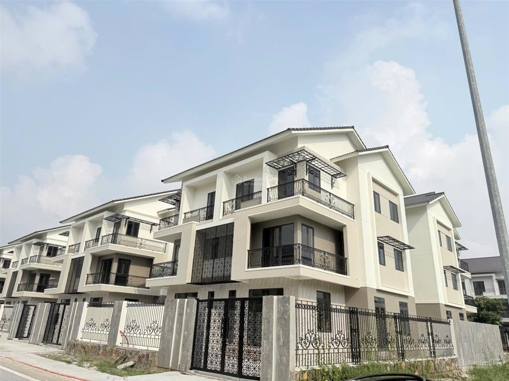Biệt thự song lập centa riverside 225m view sông vị trí đẹp, không gian sống đẳng cấp