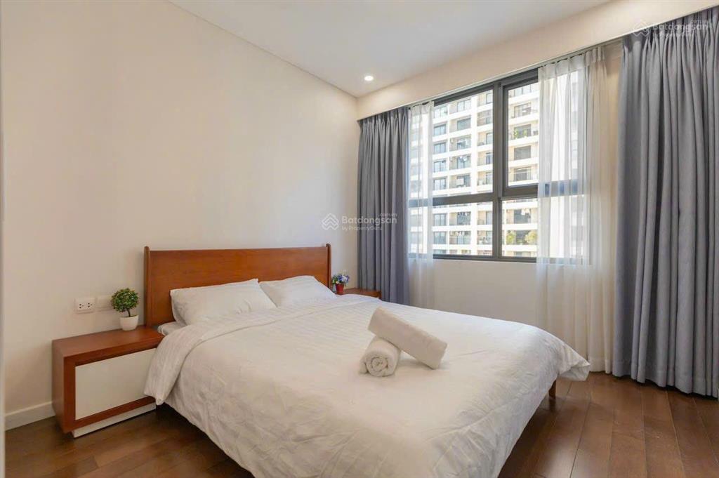 Chủ nhà cần bán gấp căn hộ vinhomes d'capitale, căn đẹp 2pn, full nội thất