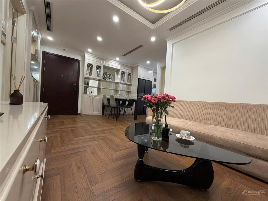 Hot! cho thuê căn hộ 2n2w vinhomes d'capitale vào ở ngay