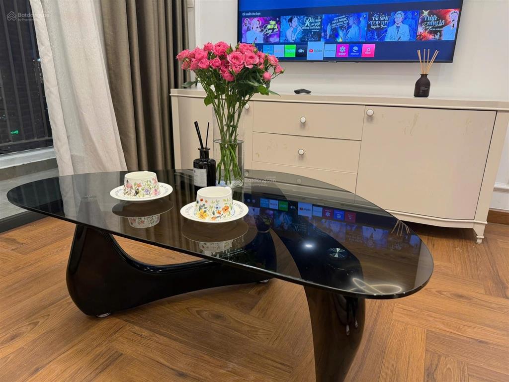 Hot! cho thuê căn hộ 2n2w vinhomes d'capitale vào ở ngay
