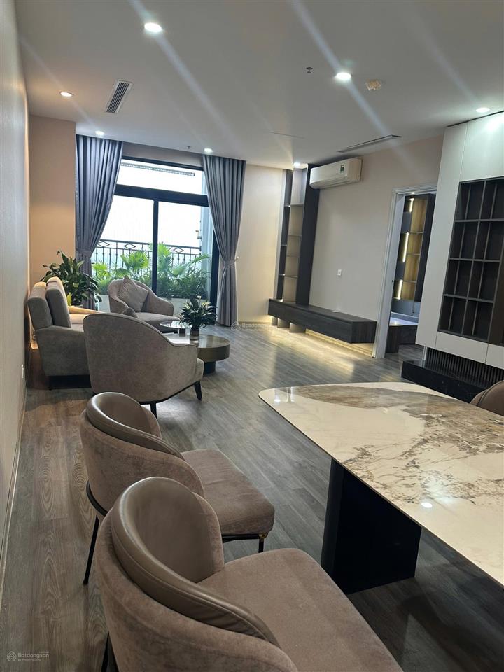 Chủ nhà giảm giá căn 2pn royal city 112m full nội thất hiện đại