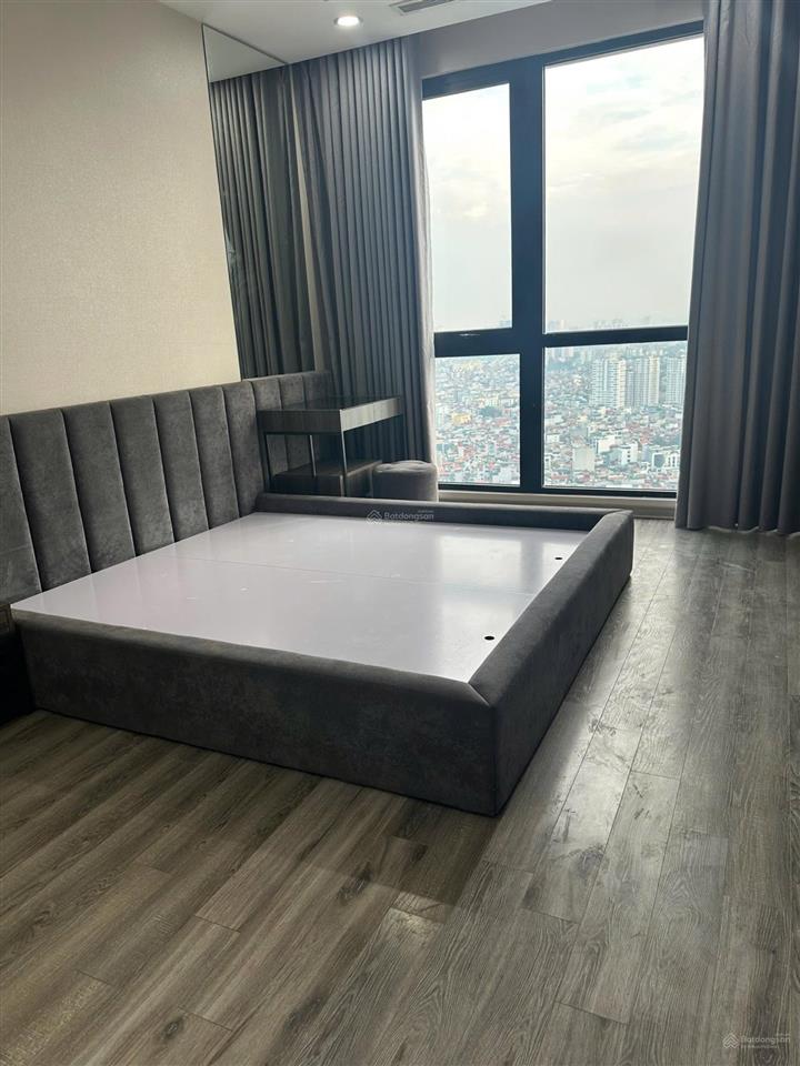 Chủ nhà giảm giá căn 2pn royal city 112m full nội thất hiện đại