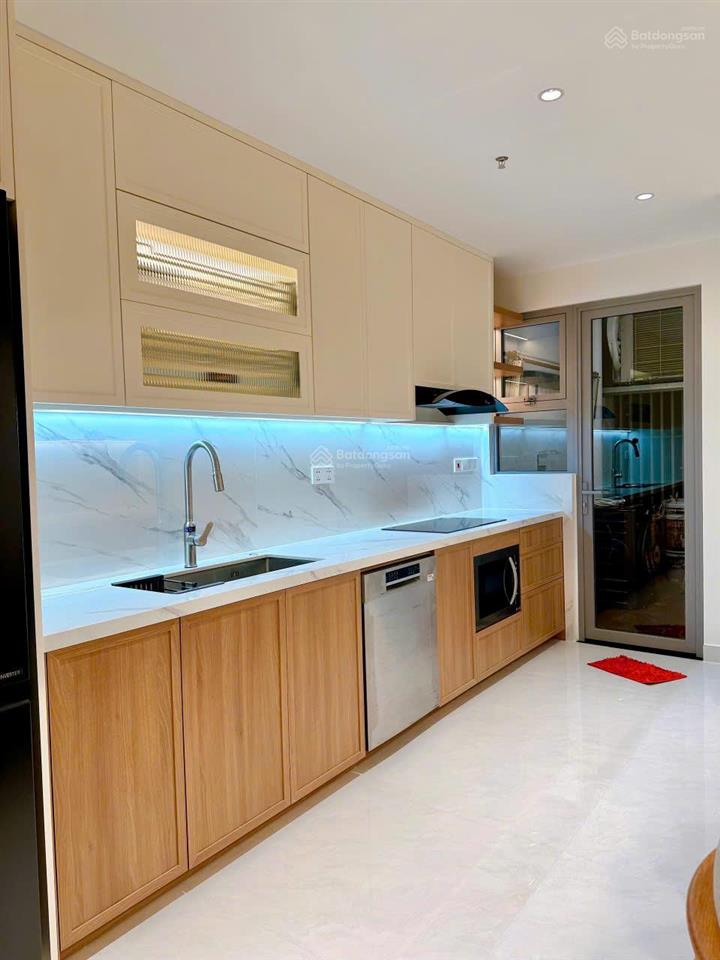 Chính chủ bán căn hộ celesta rise, 3 pn, 2 wc, 106,5 m2, vị trí đẹp, hoàn thiện cao cấp mới 100%