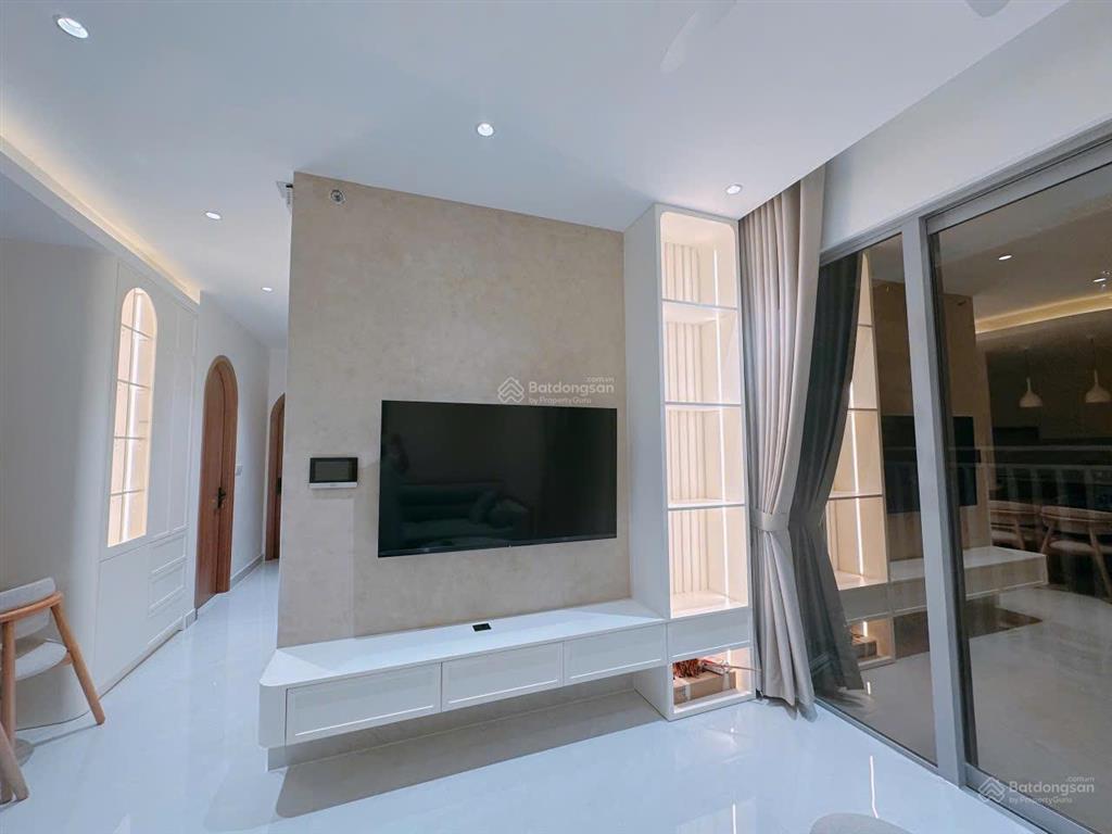 Chính chủ bán căn hộ celesta rise, 3 pn, 2 wc, 106,5 m2, vị trí đẹp, hoàn thiện cao cấp mới 100%