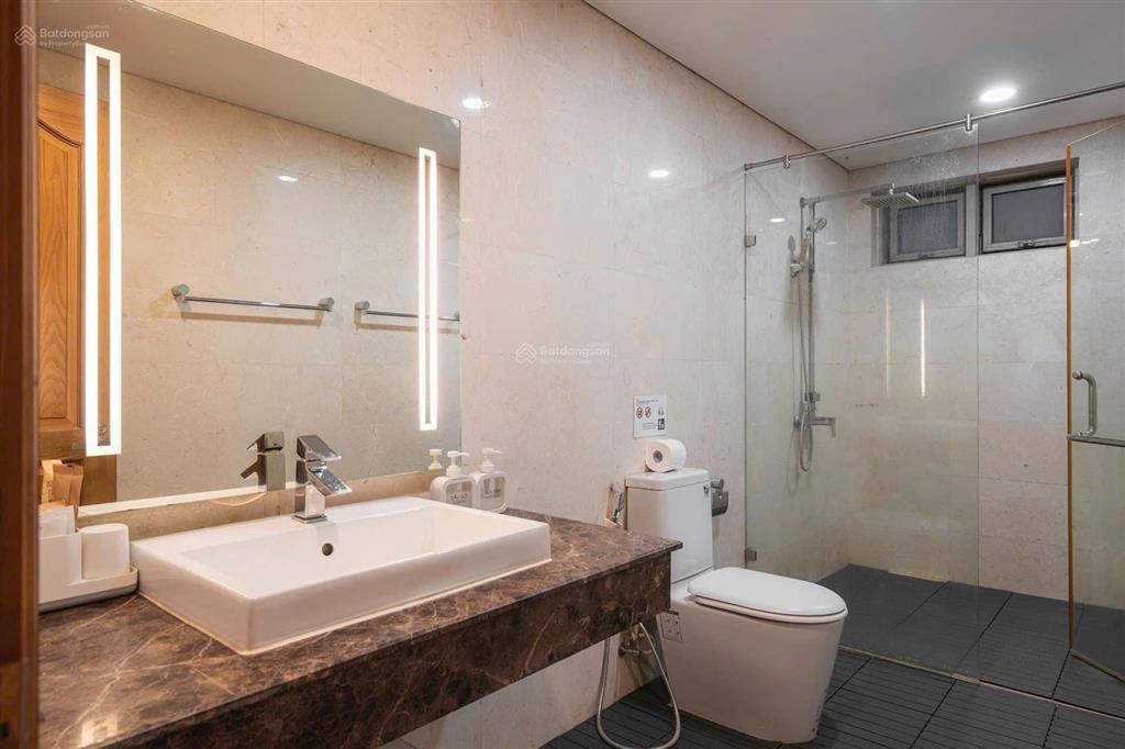 Bán căn hộ res 11, quận 11, dt 75m2, 2pn giá 4,9 tỷ.  0909 228 *** minh sang