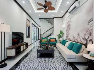 Siêu phẩm, lô góc xây mới phố bạch đằng, thang máy 15m ra ô tô, ngõ thông nội thất xịn xò 40m2 x 5t