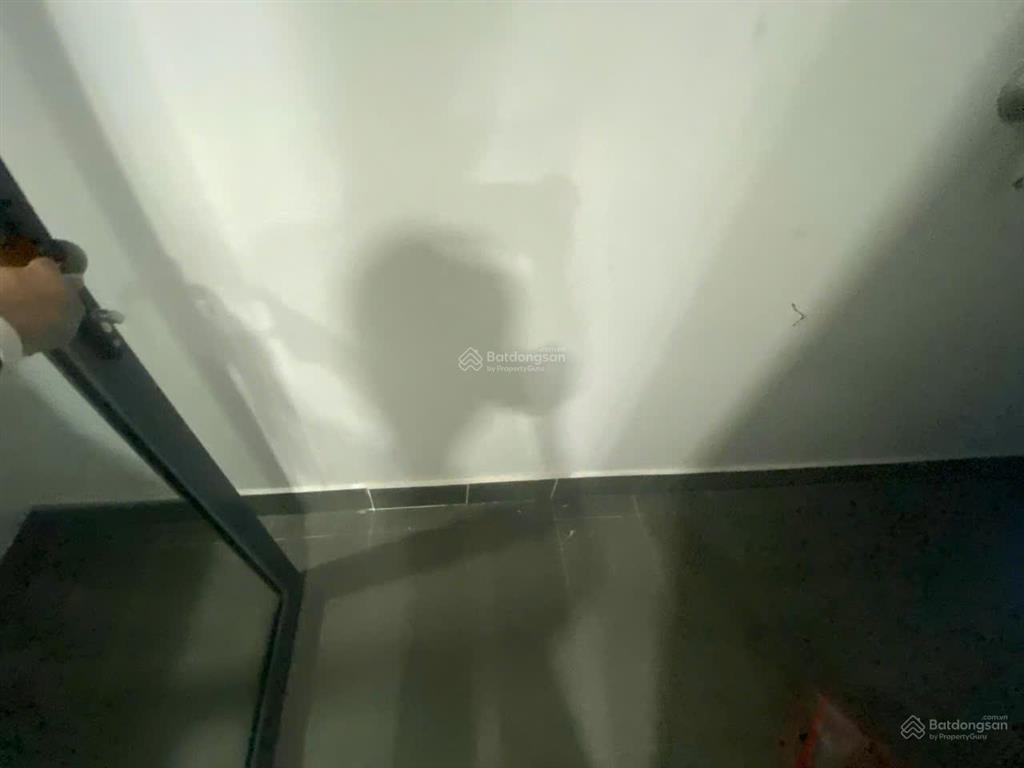 Cần bán gấp căn 94m  3pn 2wc  chỉ 5.8 tỷ  ban công thoáng mát  đã có sổ  rose town