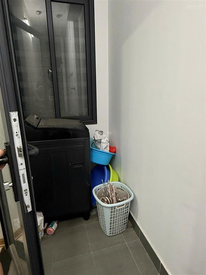Cần bán gấp trong tháng căn chung cư 79m  tầng 12  2 phòng ngủ 2wc  đầy đủ nội thất  đã có sổ