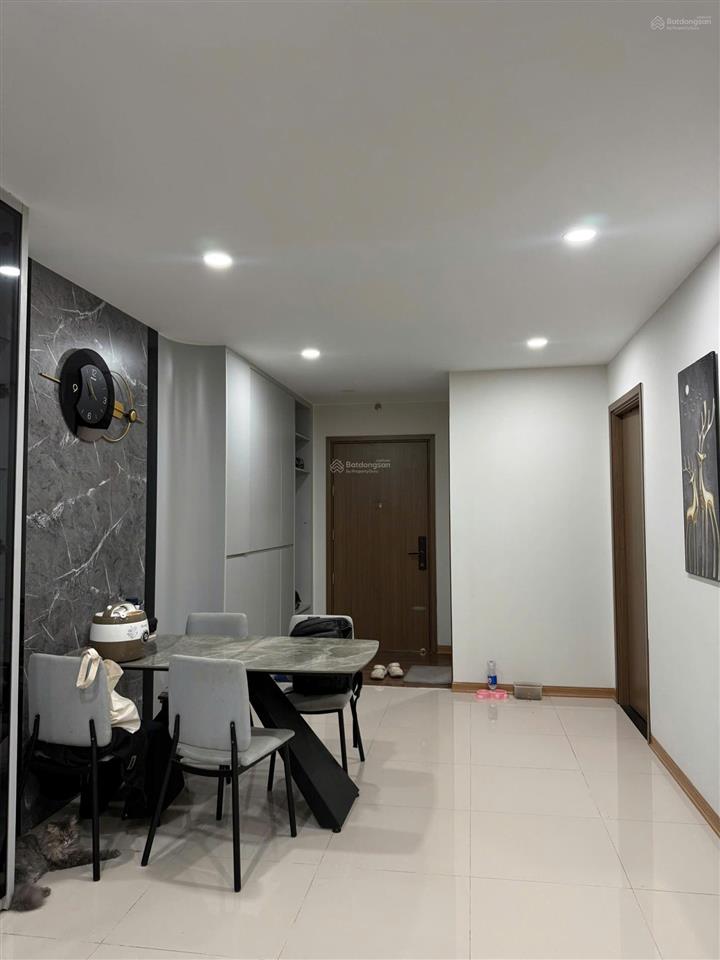 Cần bán gấp trong tháng căn chung cư 79m  tầng 12  2 phòng ngủ 2wc  đầy đủ nội thất  đã có sổ