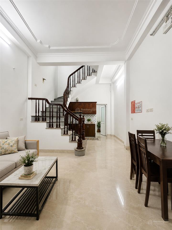 Lê văn hiến, phân lô ô tô qua, dt 30m² x 5t, 5pn, ở ngay, chỉ hơn 6 tỷ