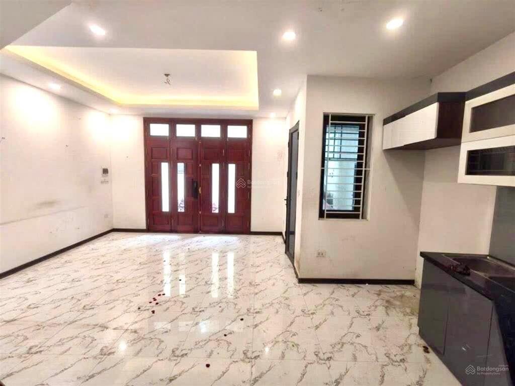 Thụy phương  nhà dân xây 5 tầng  hai mặt thoáng  ở ngay  đón quy hoạch ven sông