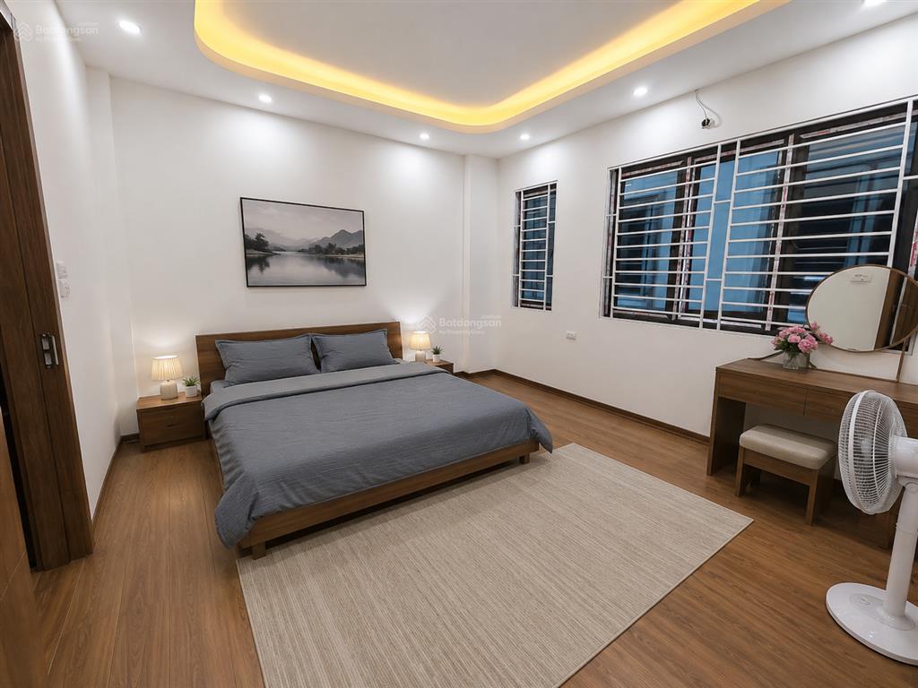 Liên mạc  thượng cát  nhà mới 5 tầng  ô tô tránh  đường rộng đẹp  hơn 5 tỷ